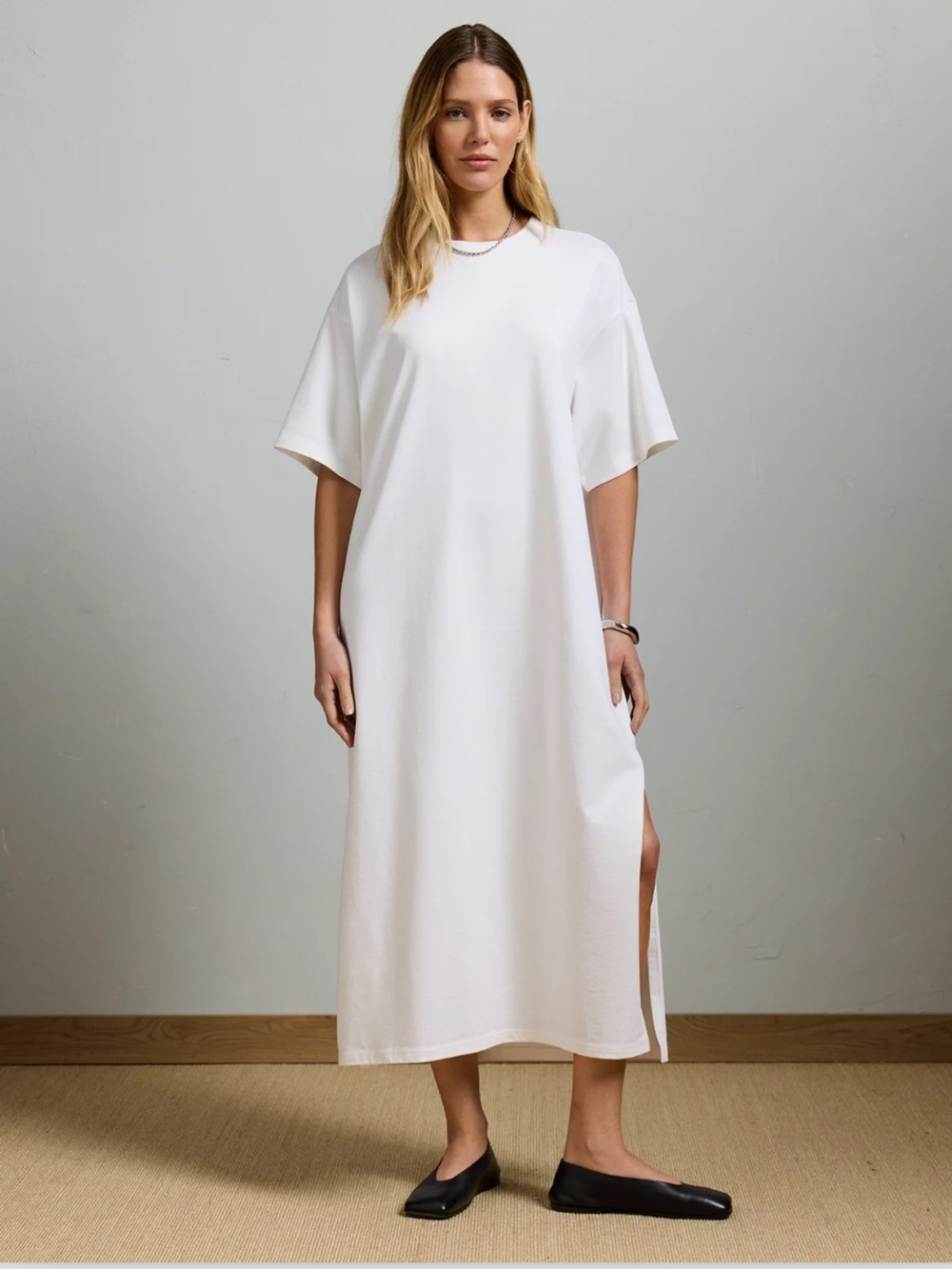 AE77 Premium T-Shirt Midi Dress